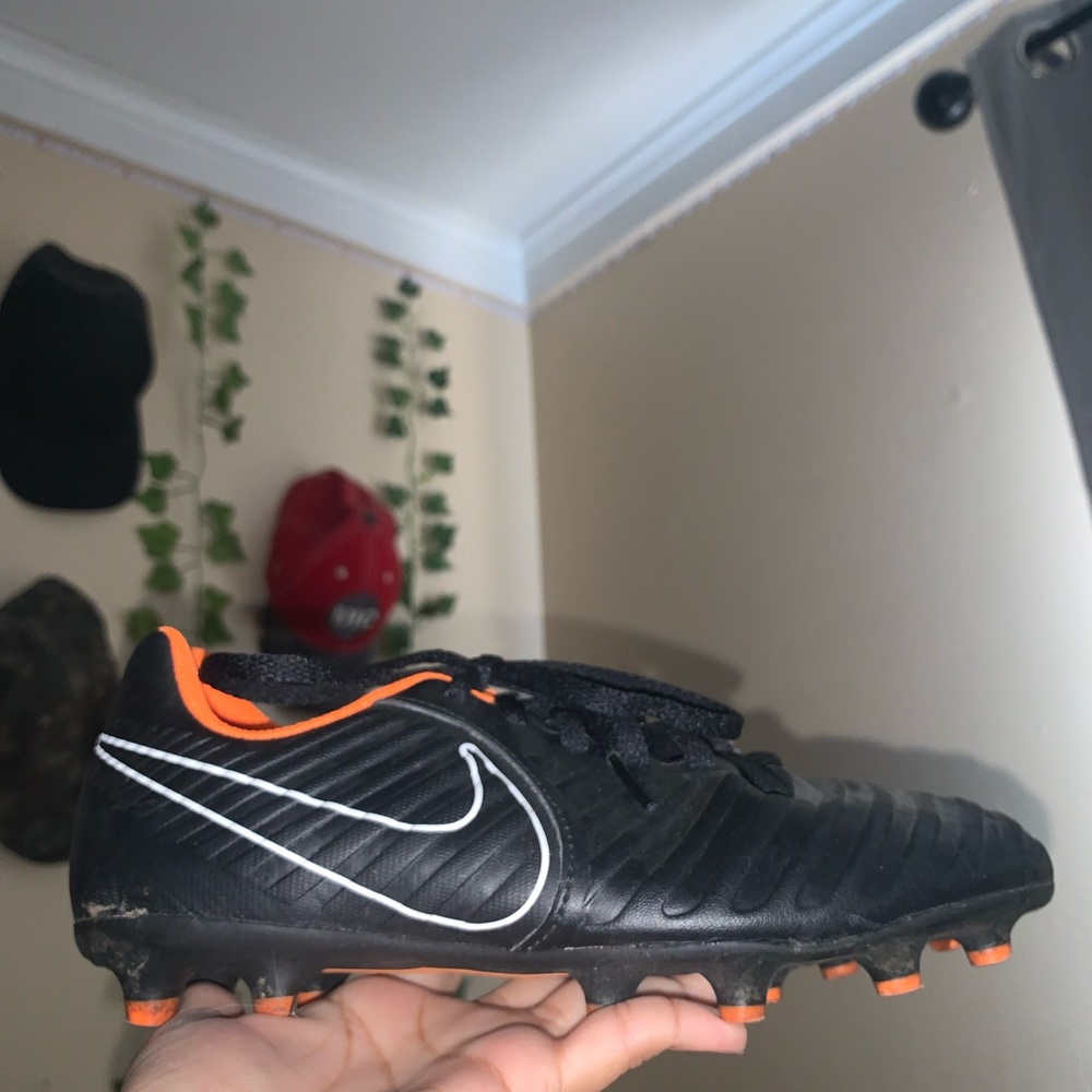 SOLD DO NOT BUY‼️nike orange soccer shoes🧡